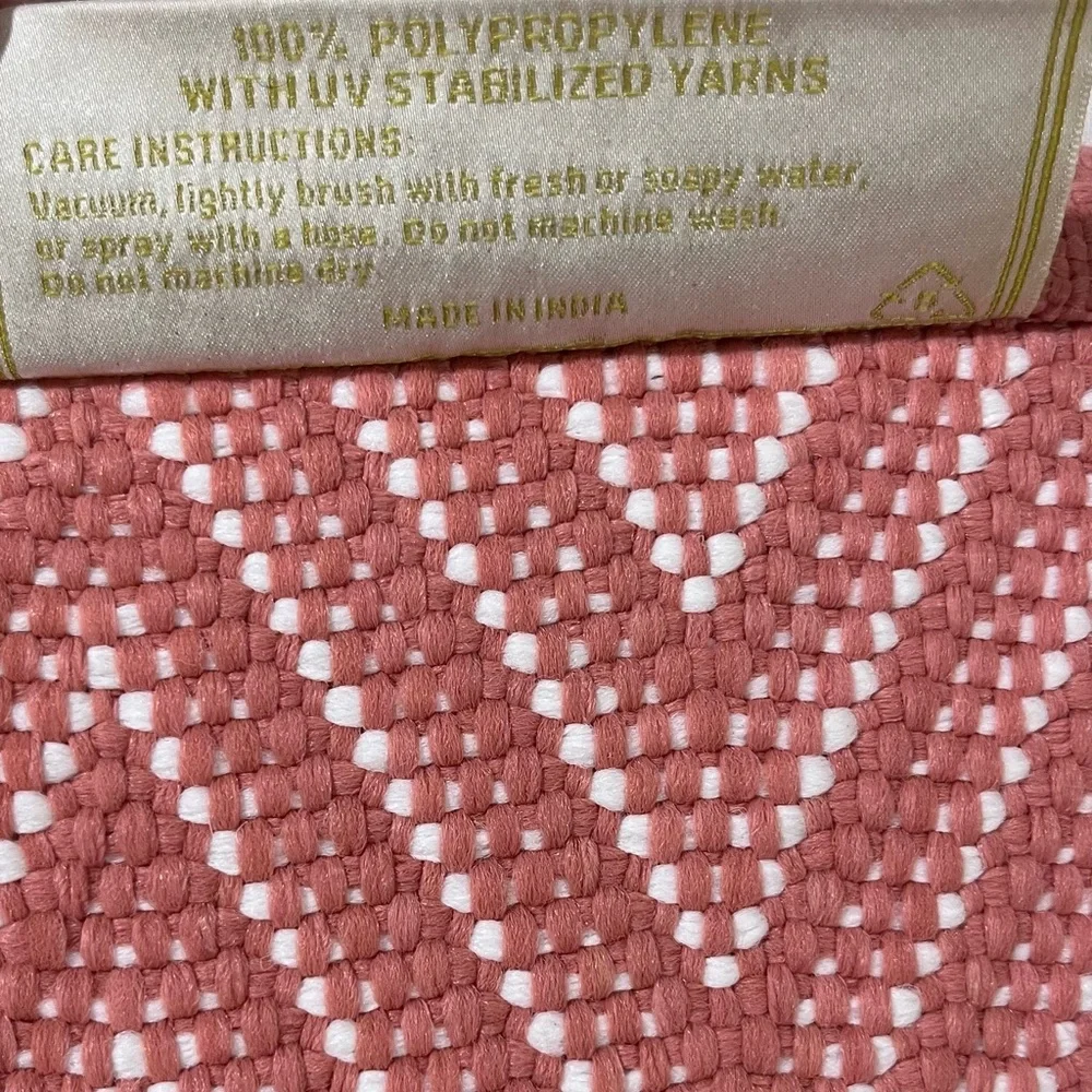 Dash and Albert 2' x 3' Coral Handwoven Polypropylene Indoor Outdoor Area Rug